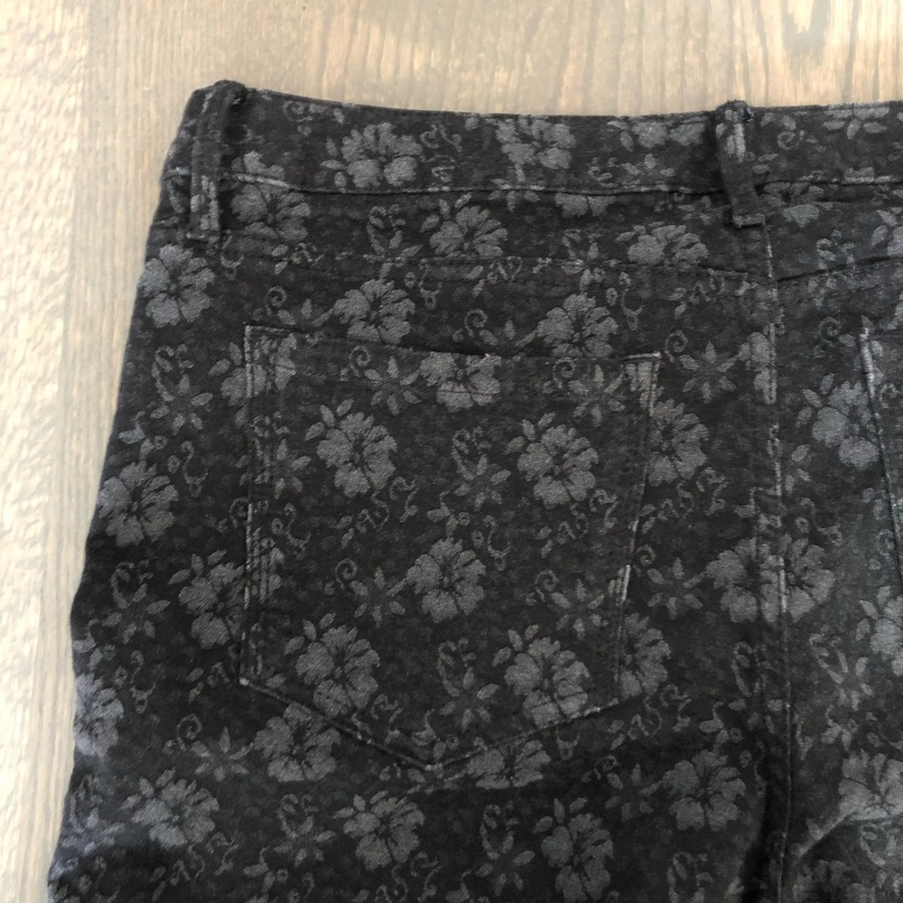 Black Floral Banana Republic Cropped Jeans - Picture 7 of 7
